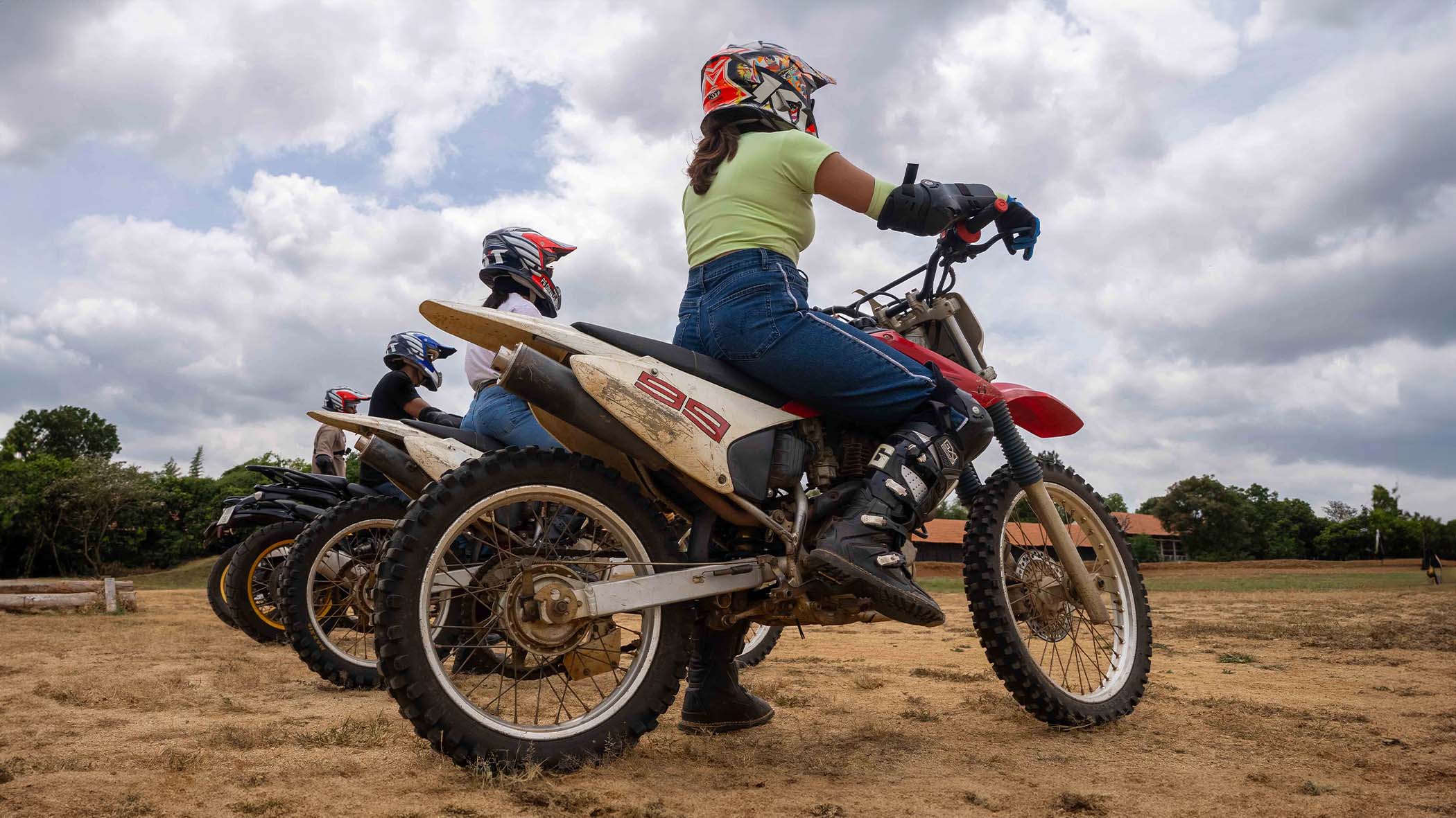 An exclusive dirt bike training designed for beginner and pro women riders keen to go off the beaten path. Master off-roading with guidance from top-notch instructors. Get started from an 18-acre dirt park and get access to high-end motocross & trail bikes.